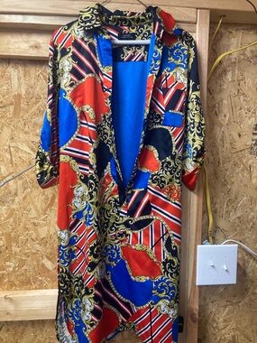 TAHARI/Vibrant Multicolor Patterned Dress with belt; buttons down front.